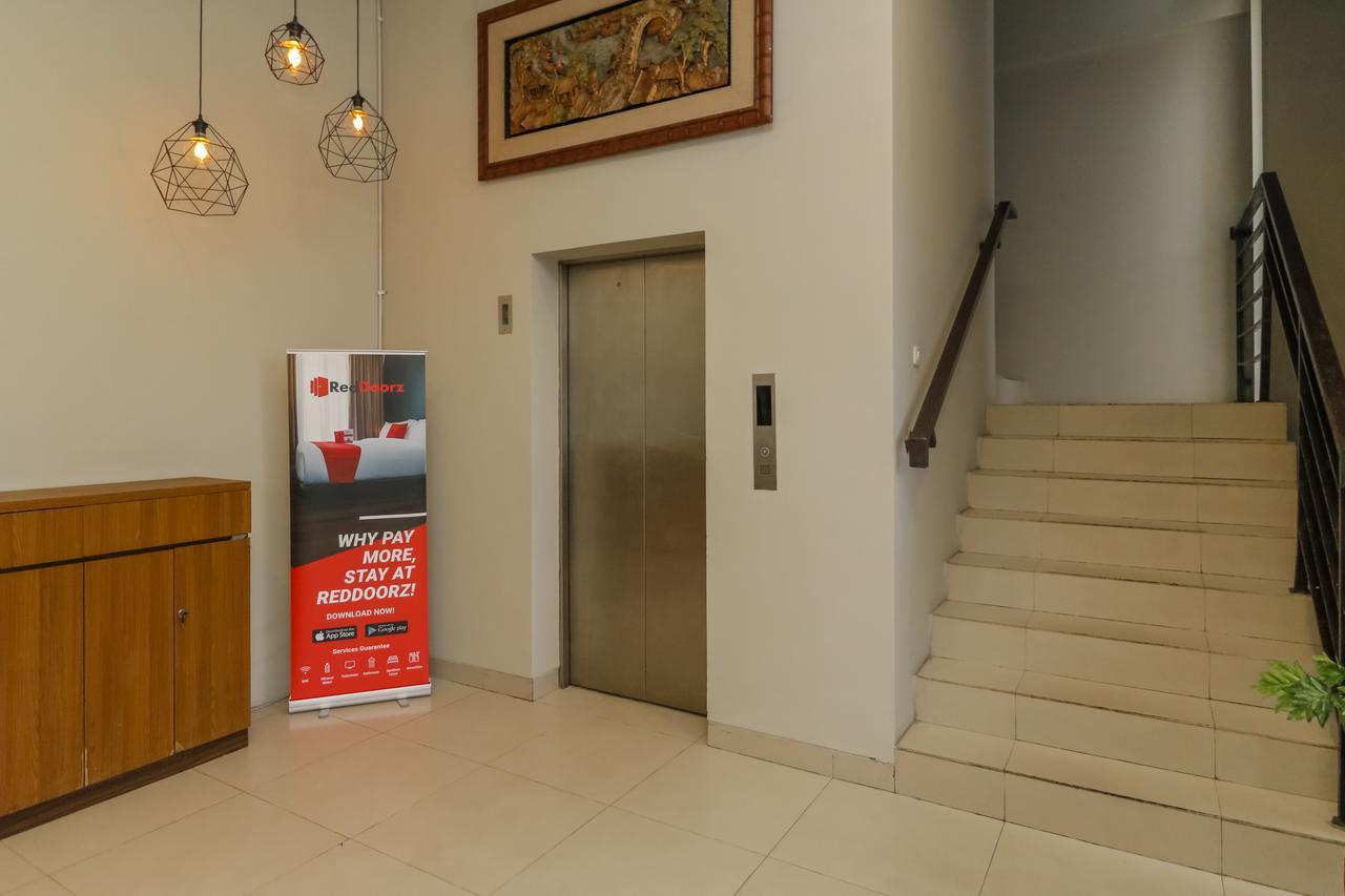 Room 28 Jakarta Exteriör bild